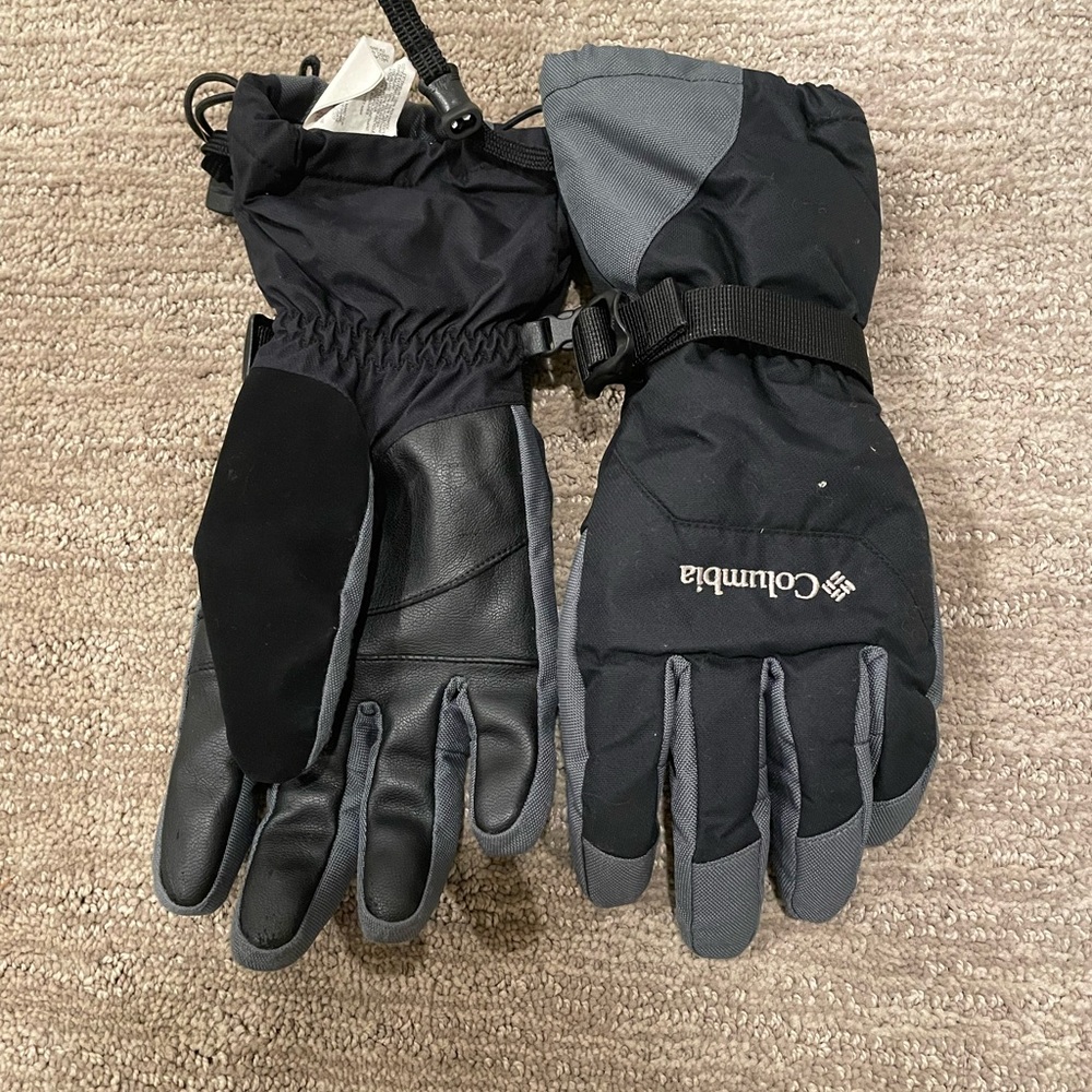 Columbia Black and Gray Winter Gloves